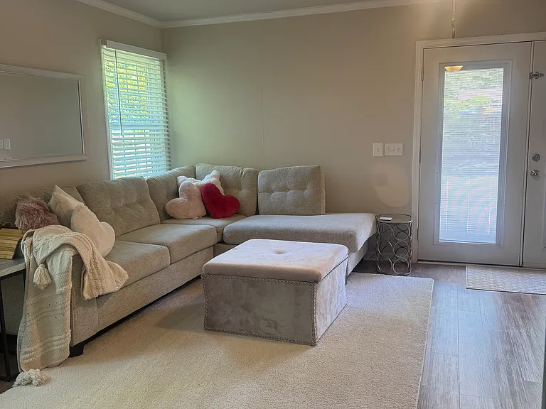 104 Aspenwood Dr — Photo 4