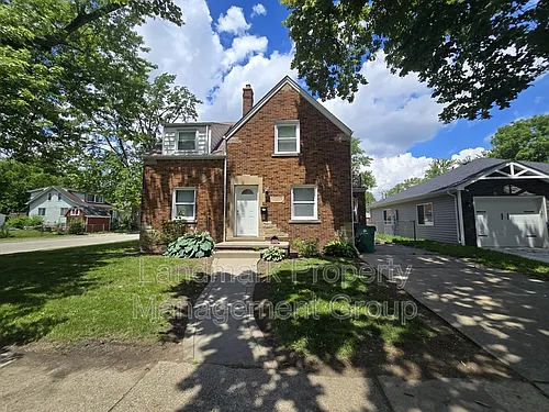 15205 Maplewood Ave Photo 1