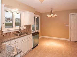 2139 W Hayes St, Davenport, IA 52804