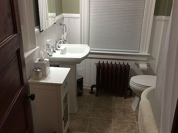 3rd image of 666 Chilton Ave