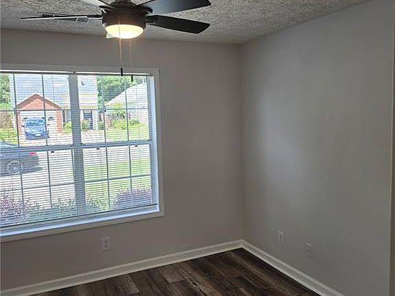 5th image of 2736 Highland Rdg NW