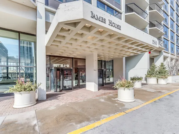 1560 N Sandburg Ter APT 4009J, Chicago, IL 60610