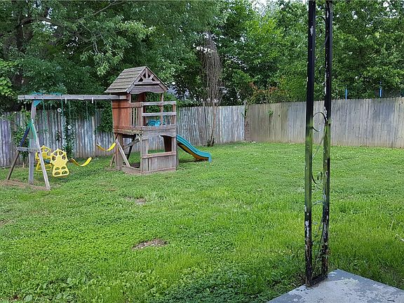 5th image of 1315 Acorn Dr