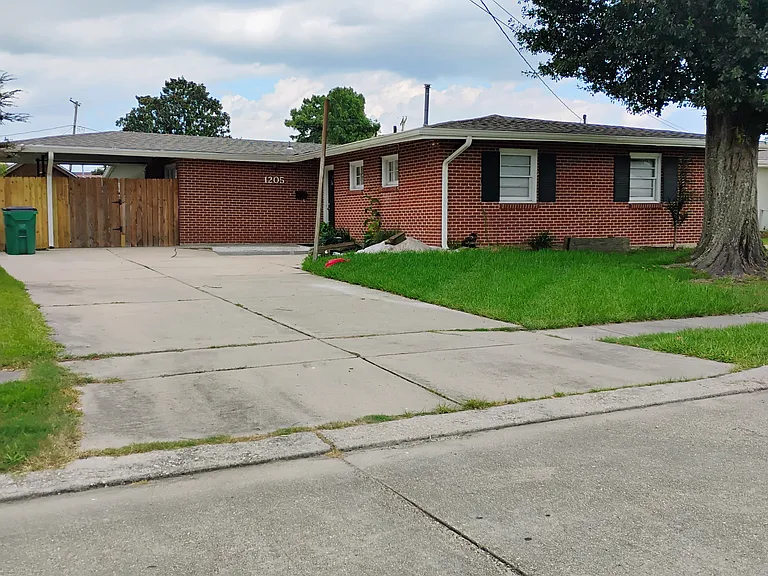 1205 Lair Ave — Photo 2