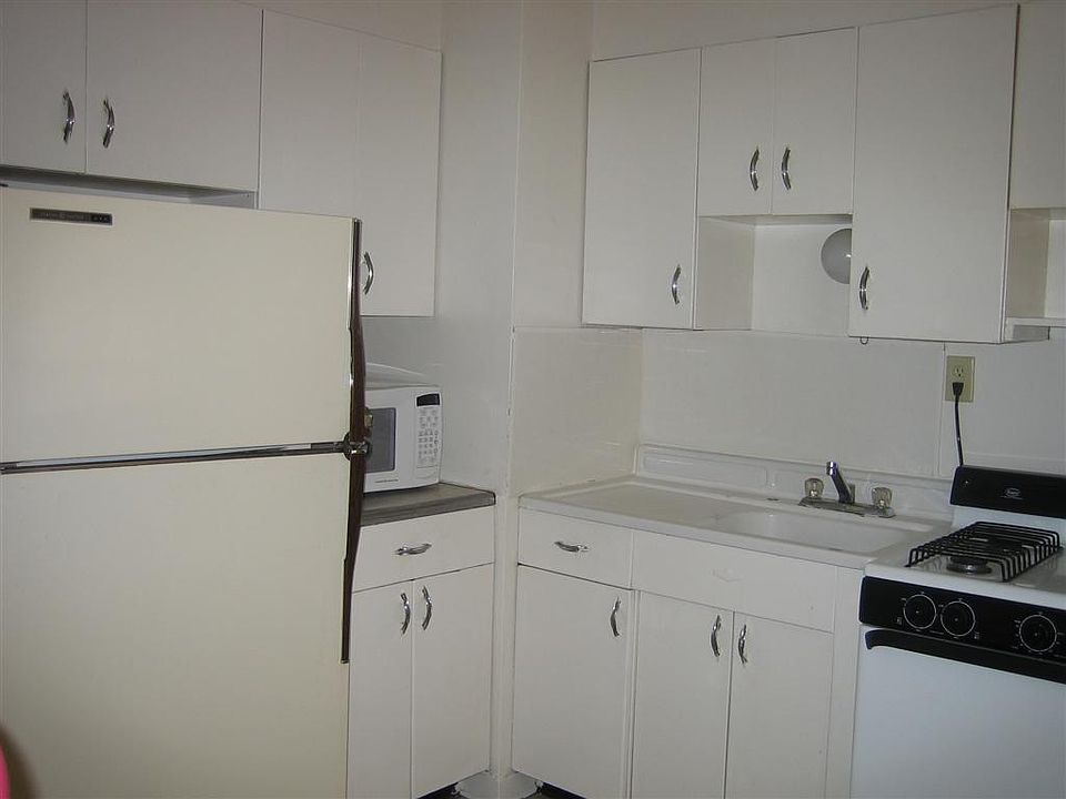 2nd image of 2926 N 76th St APT 3