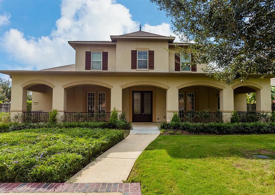 1st image of 810 Arden Oaks Dr