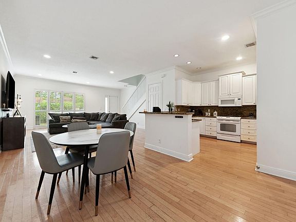 4th image of 1416 NE 4th Ct #0