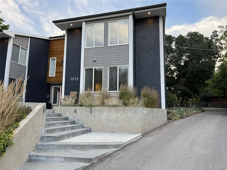 1813 S Laurelhurst Dr #1 — Photo 35