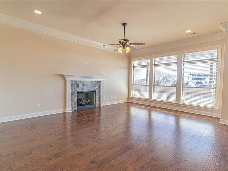 5503 SW Lavender Ln — Photo 2
