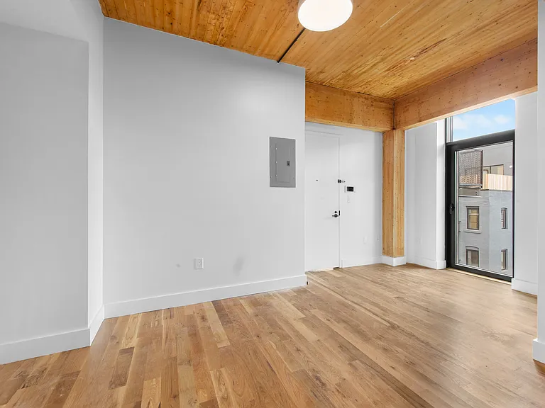 80 Ainslie St #404 — Photo 6