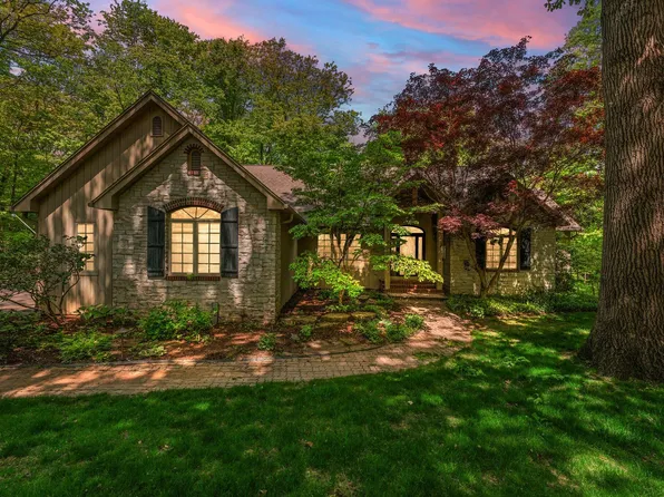229 Barberry Ln, Valparaiso, IN 46383