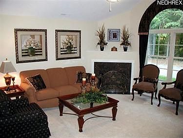 2nd image of 320 Quarry Lakes Dr