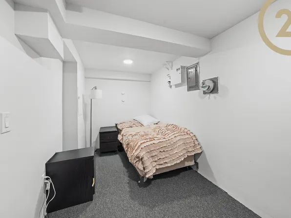 1530 East 2nd Street image 8 of 25