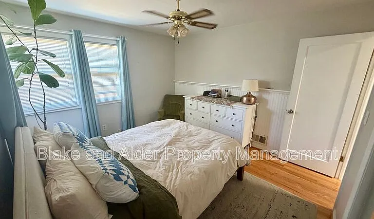 2727 NE 65th Ave — Photo 14