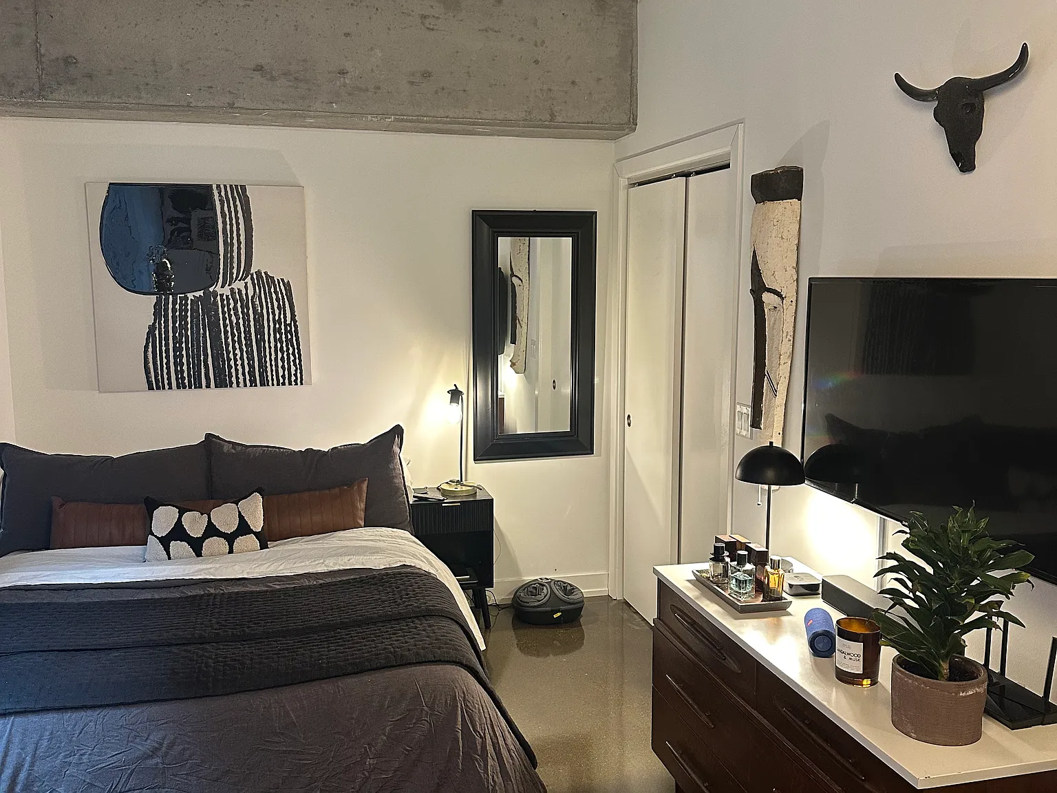 Studio, 333 sqft, $1,928 — Photo 2