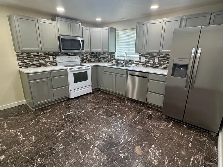 1509 S 1220 W — Photo 6