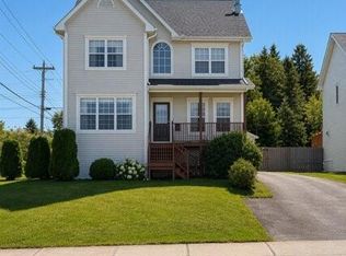 5 Yeager St, Gander, NL A1V2S5