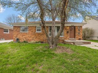 22445 Pointe Dr, Saint Clair Shores, MI