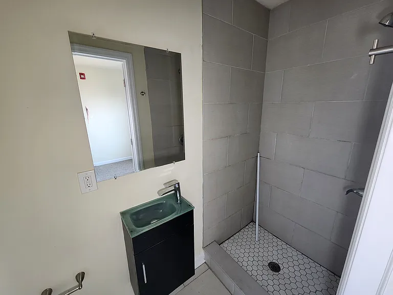 415 N 41st St #D — Photo 13