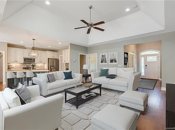 5th image of 4230 Persimmon Rd