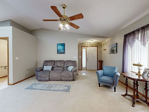5th image of 2750 Ridgeview Way