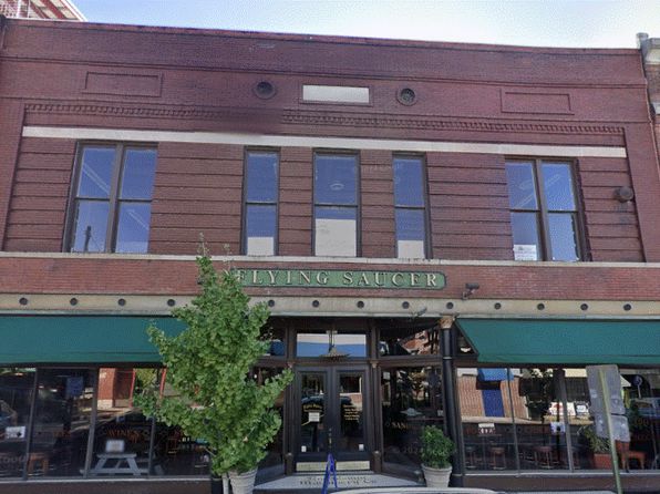 313 President Clinton Ave #208