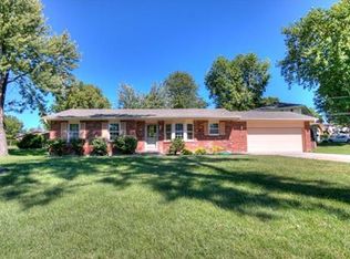 7409 N Highland Ave, Gladstone, MO 64118