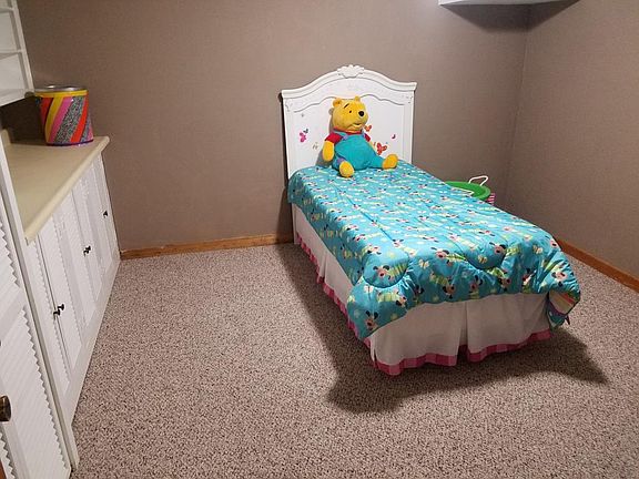 3rd image of 3819 Forest View Ave