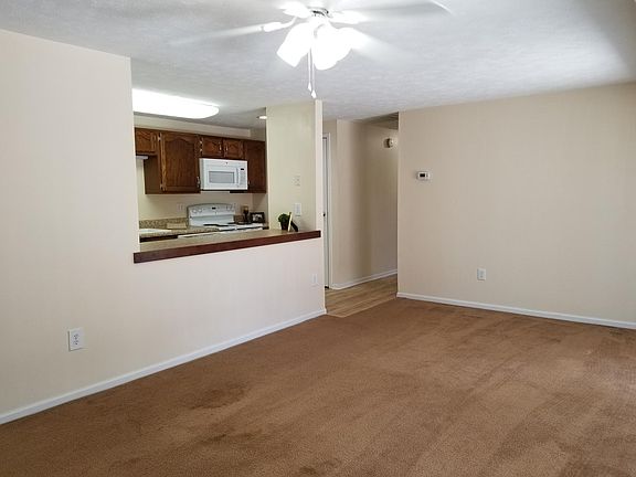 Living Room/Kitchen