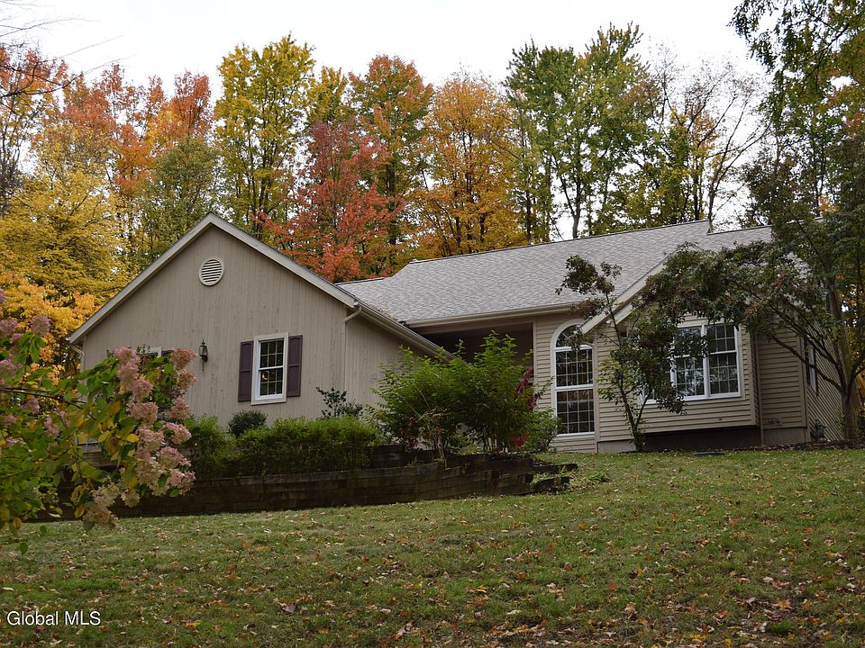 2761 Doelner Circle, Castleton, NY 12033 Zillow