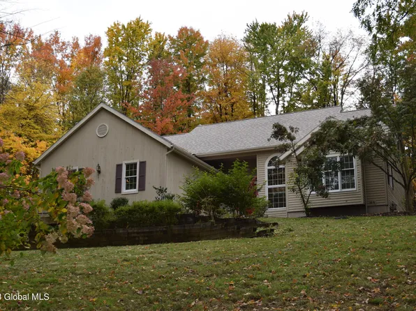 2761 Doelner Circle, Castleton On Hudson, NY 12033