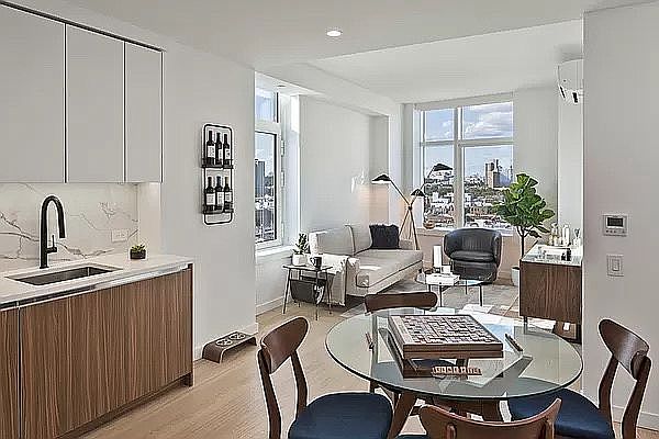 1st image of 582 Parkside Ave #14K