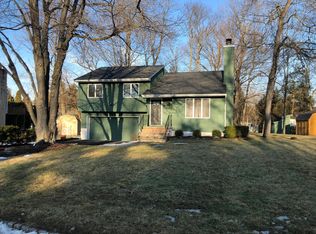 15 Cedar Crest Dr, Sparta, NJ 07871