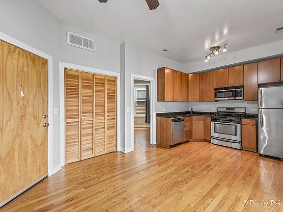 4th image of 2405 N Clybourn Ave APT 4R
