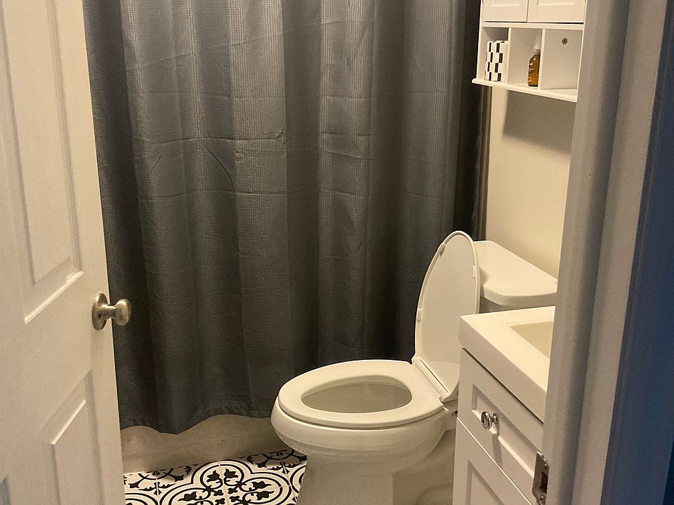 2nd image of 5008 S Evanston St