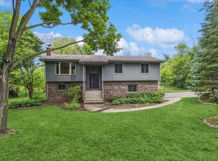 551 Townes Rd, Wayzata, MN 55391