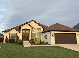 1740 Sunrise Cir, Centerton, AR 72719
