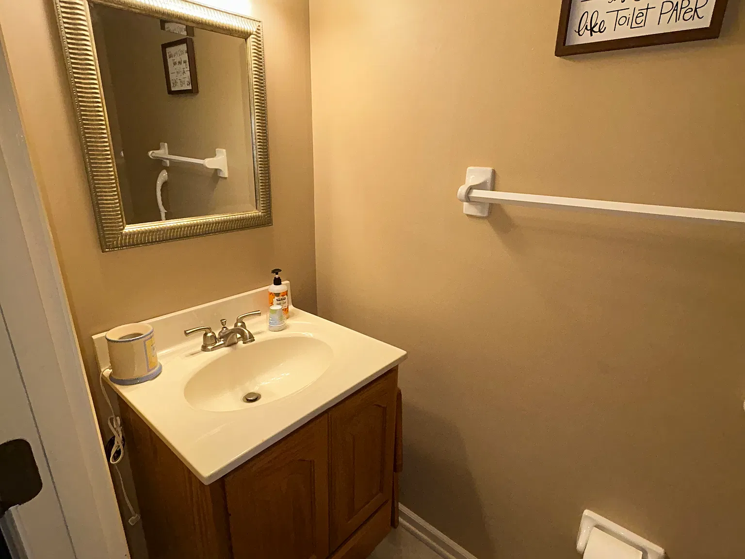3 bed, 2.5 bath, 2004 sqft, $2,800 — Photo 2