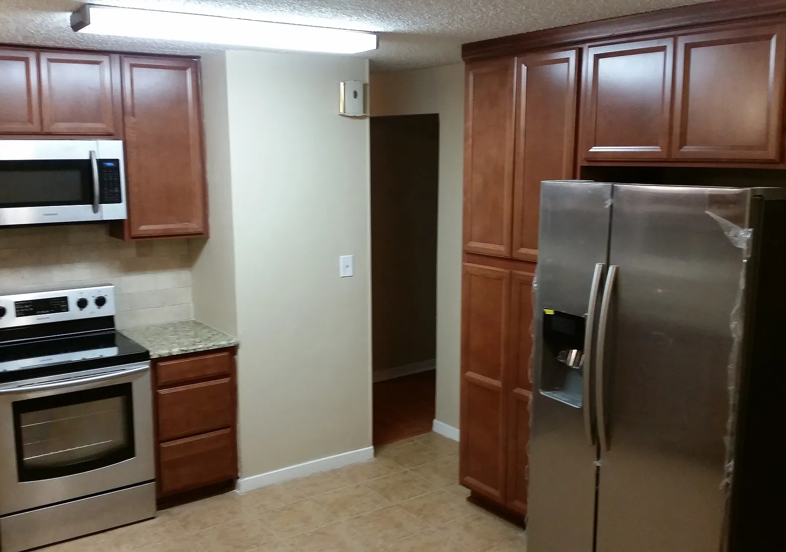 Large 5 Bedroom Nall Hills Home — Photo 4