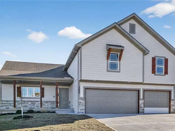 7040 NW Yulich Ct, Parkville, MO 64152