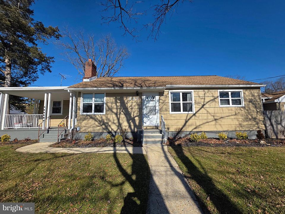 1st image of 882 Sawyer Ave