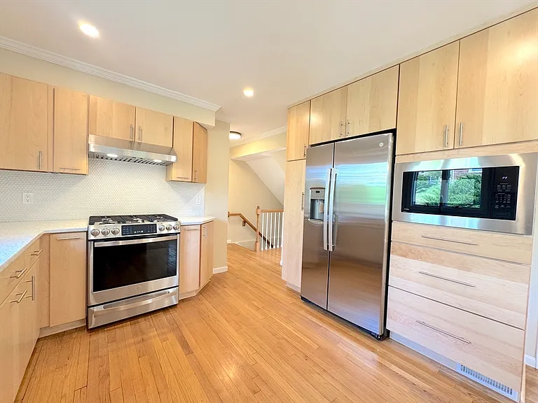 298 Adams St #- — Photo 6