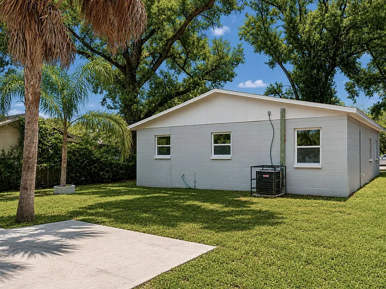 9412 N Elmer St — Photo 18