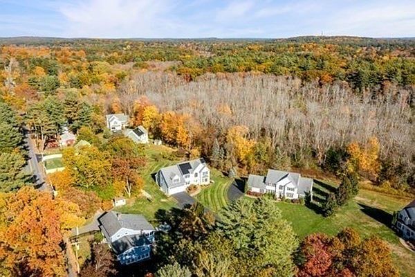 4 Sweeney Farm Ln, Acton, MA 01720 | Zillow