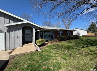 1004 Chelsea Pl, Washington, IL 61571