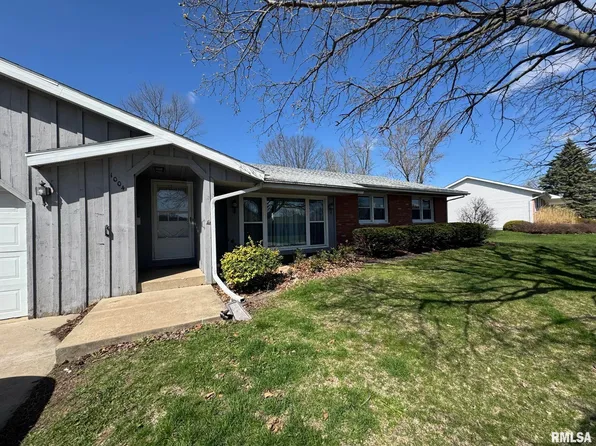 1004 Chelsea Pl, Washington, IL 61571