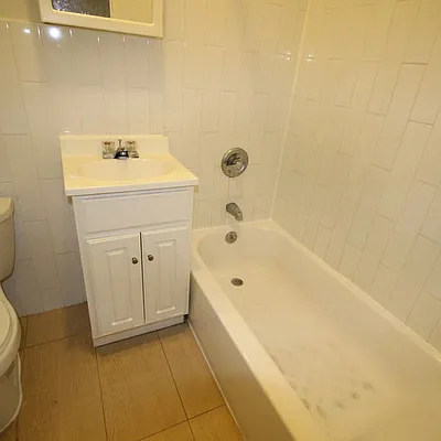 Rented by Space Link Realty | media 17