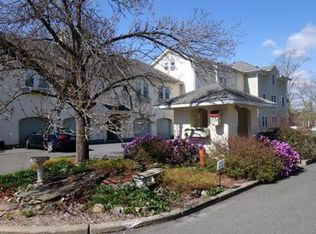 500 West St APT 3, Amherst, MA 01002