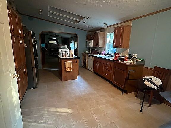 3rd image of 256 Polk Rd #40