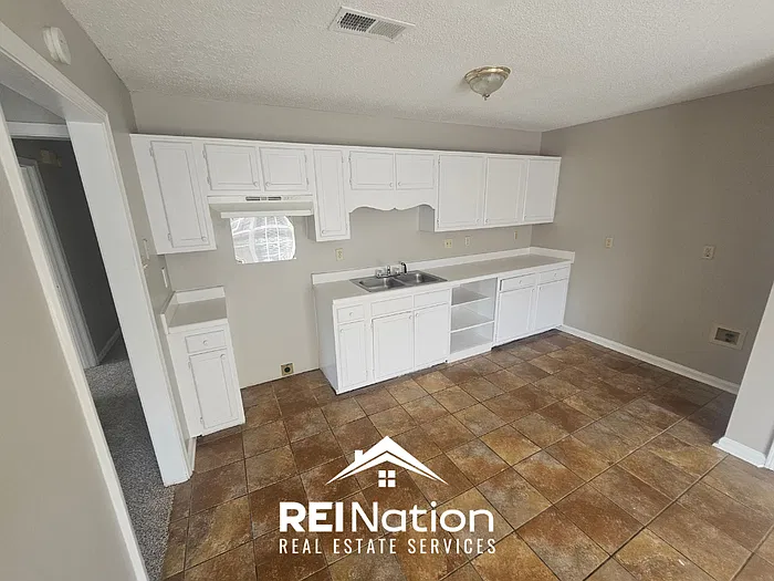 3 bed, 2.0 bath, 1166 sqft, $1,350 — Photo 4